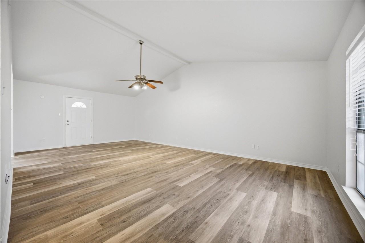 414 Carl C Senter St - Photo 4 of 19