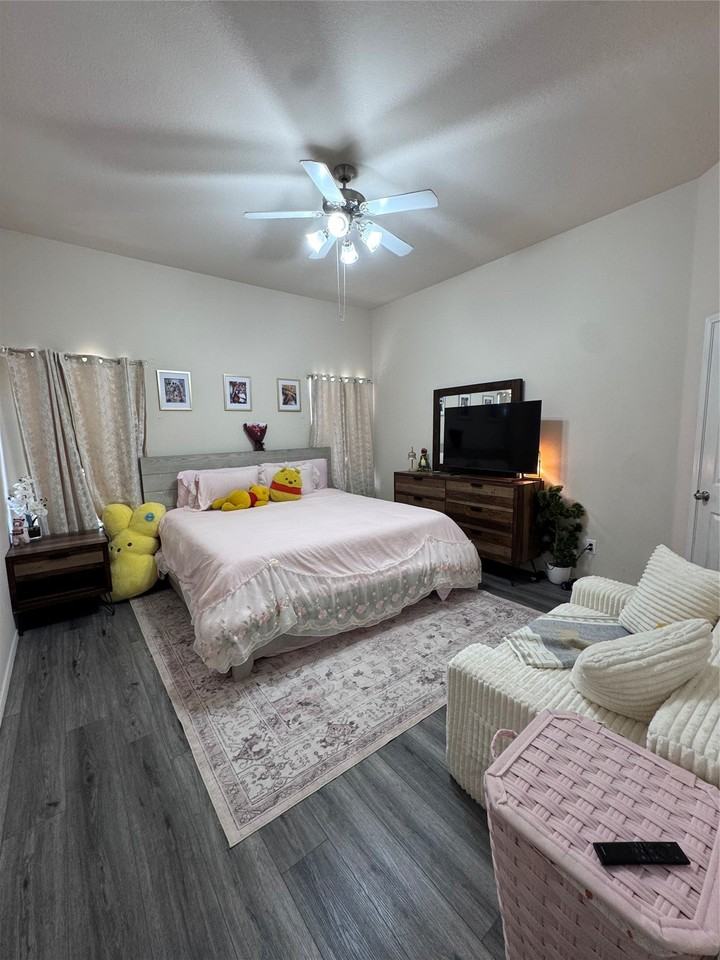 6812 Wilhelmina Dr - Photo 3 of 9
