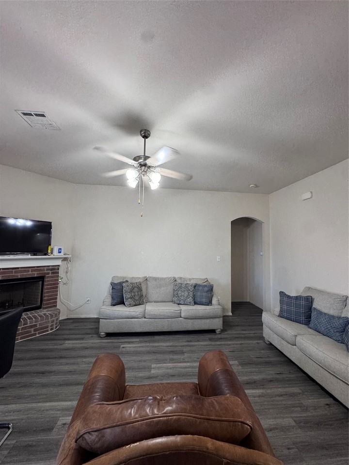 6812 Wilhelmina Dr - Photo 5 of 9