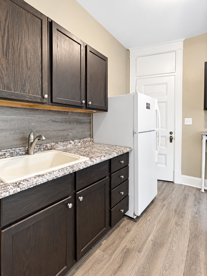 Charming Fourplex in a Prime St. Paul Location Near St. Thomas - Photo 7 of 12