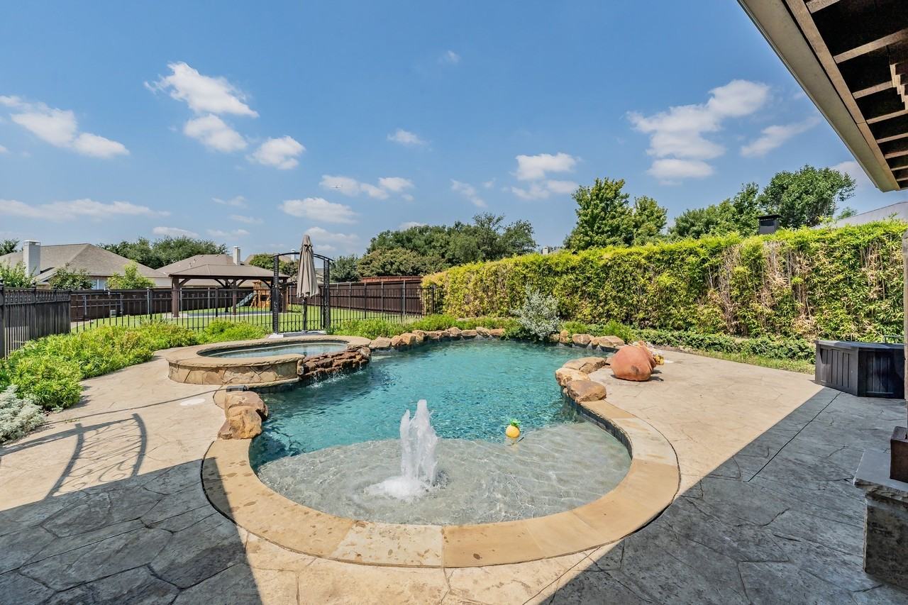 2748 Club Ridge Dr - Photo 2 of 39