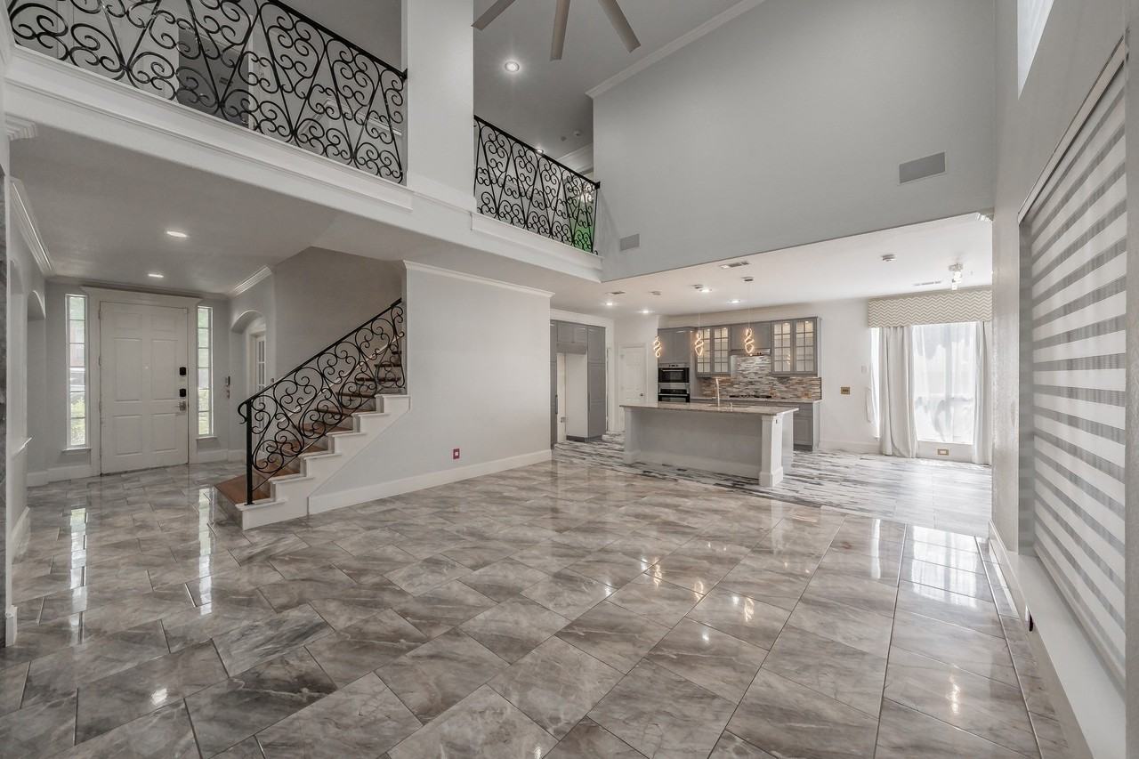 2748 Club Ridge Dr - Photo 3 of 39