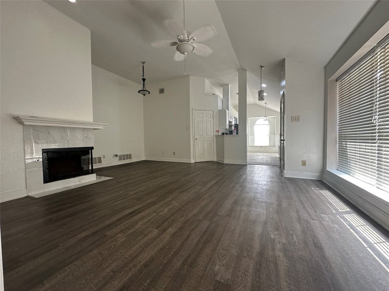 5141 Hearthcrest Dr - Photo 4 of 16