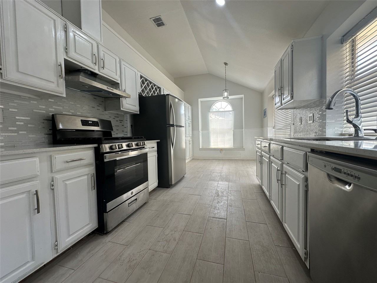 5141 Hearthcrest Dr - Photo 6 of 16