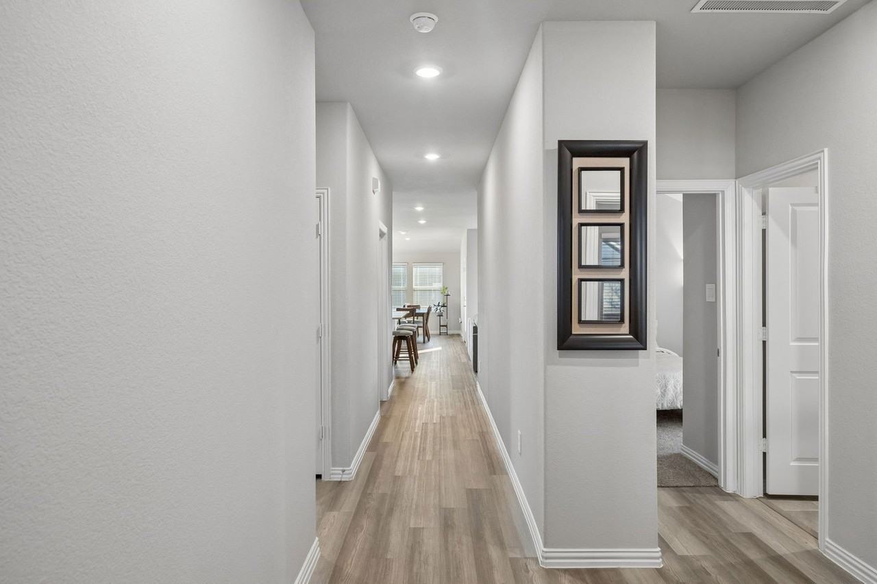 2255 Cliff Springs Dr - Photo 3 of 32