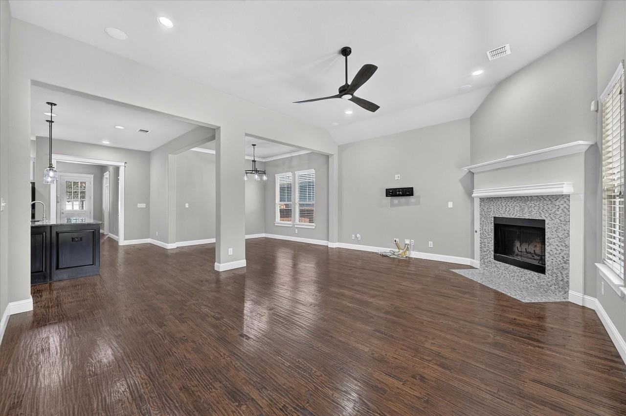 940 Crimson Rd - Photo 5 of 40