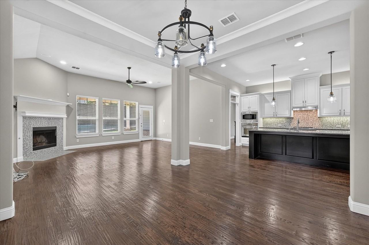940 Crimson Rd - Photo 6 of 40