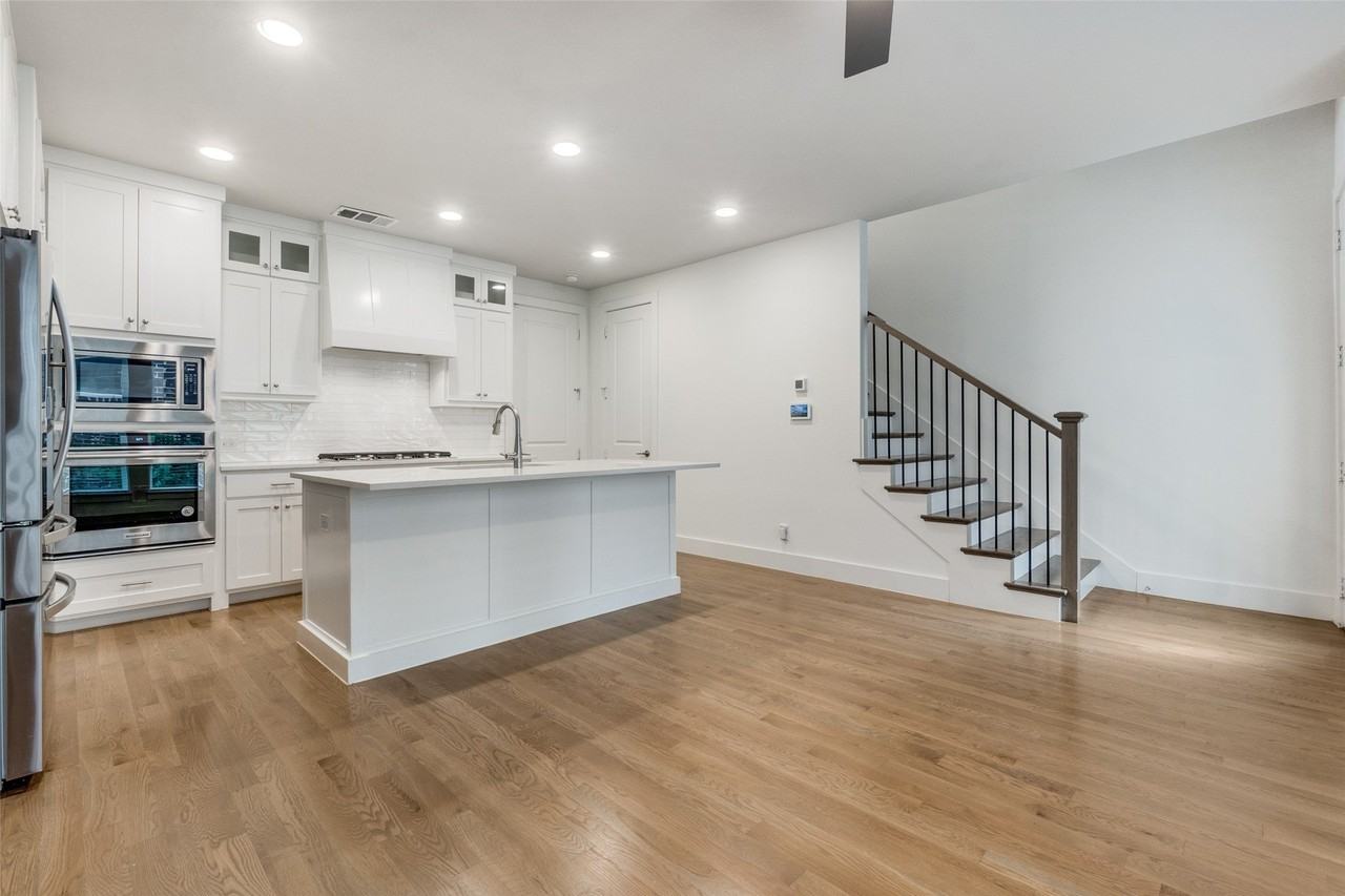 1119 Lavender Rdg - Photo 4 of 24