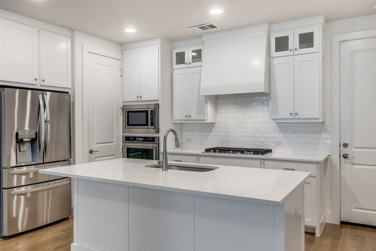 1119 Lavender Rdg - Photo 7 of 24
