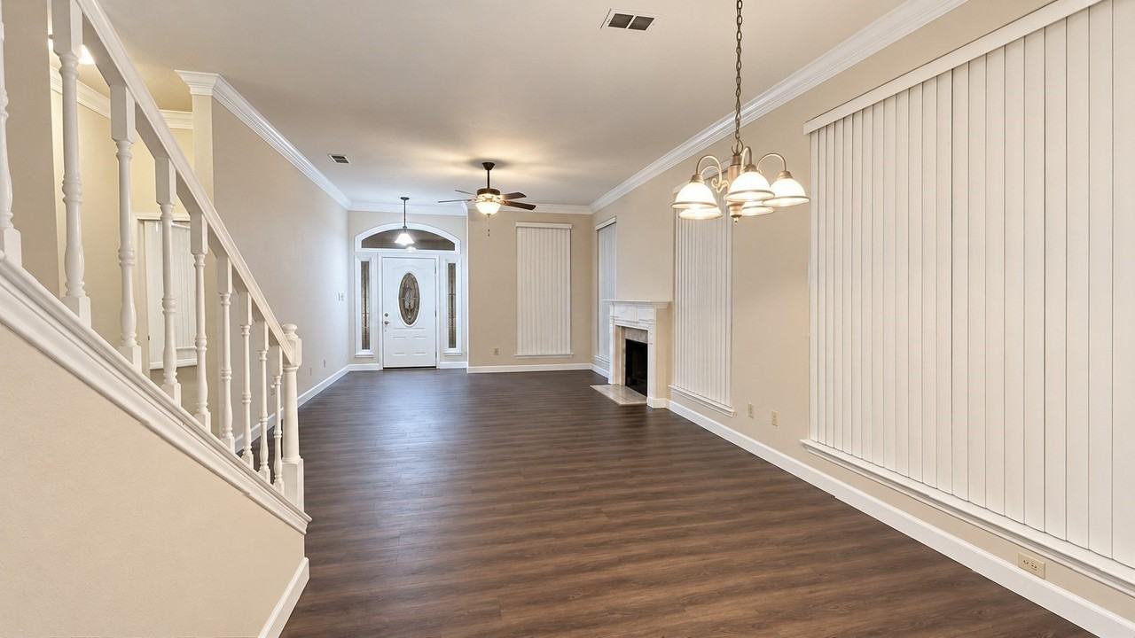 628 Raintree Cir - Photo 5 of 30