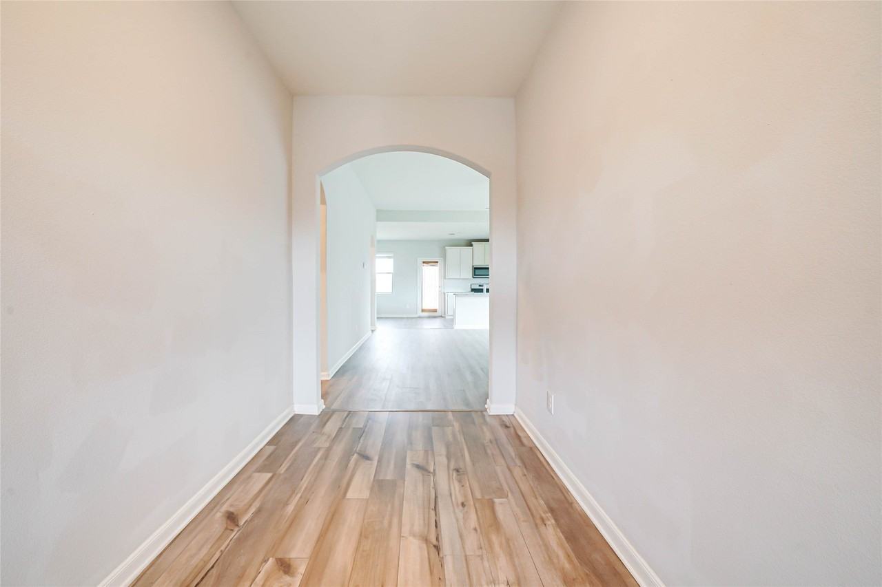 2112 Penaflor Dr - Photo 3 of 17