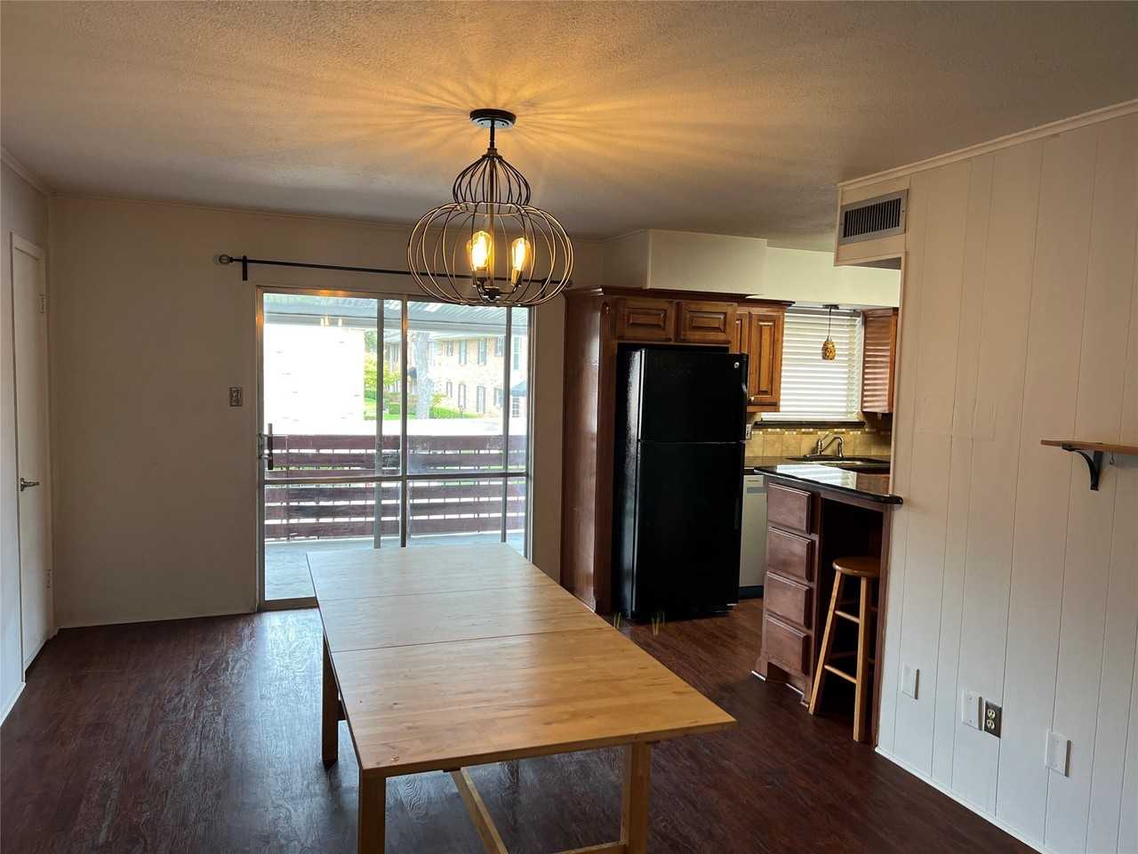 4715 Skillman St #D - Photo 4 of 20