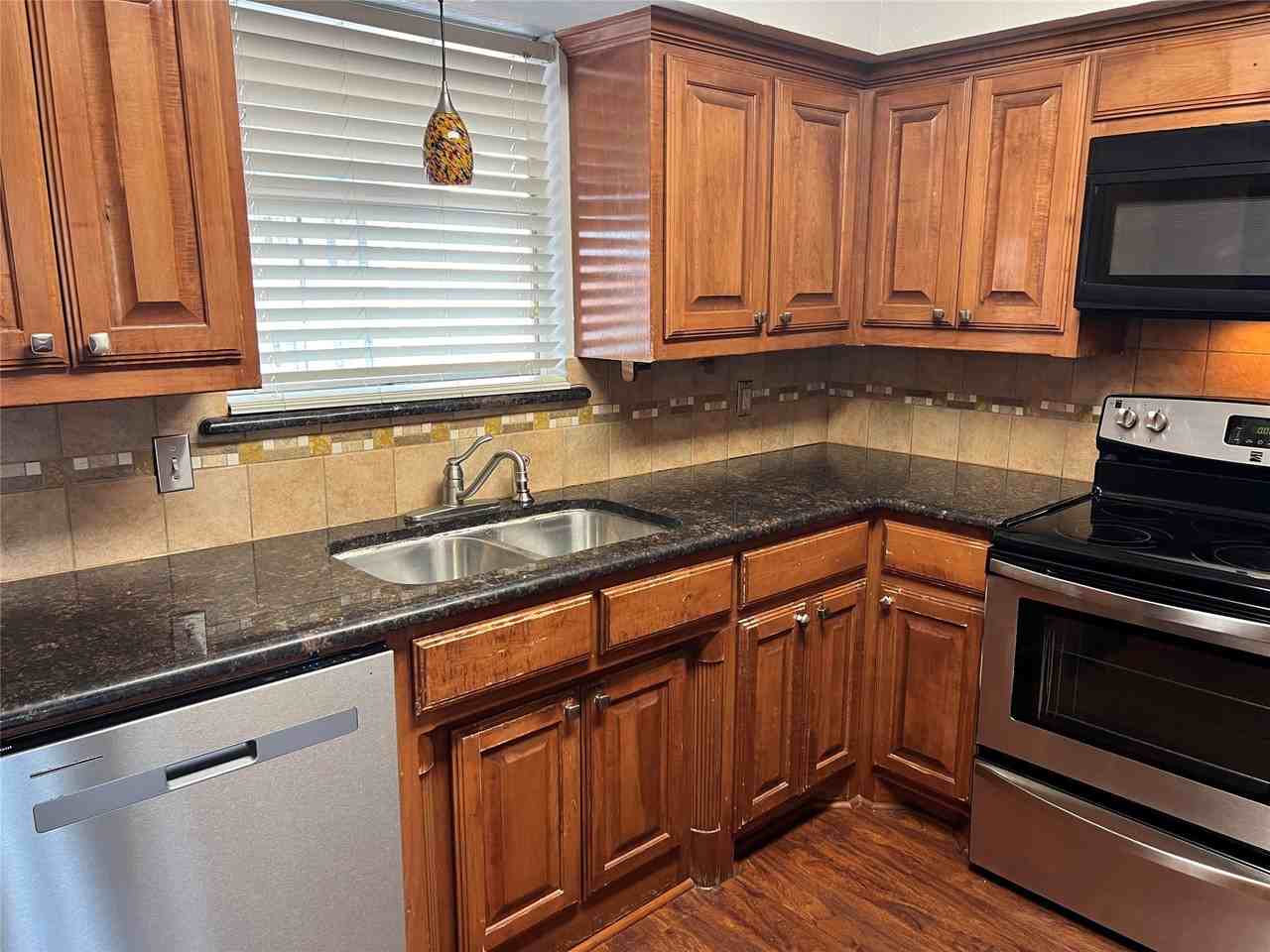 4715 Skillman St #D - Photo 5 of 20