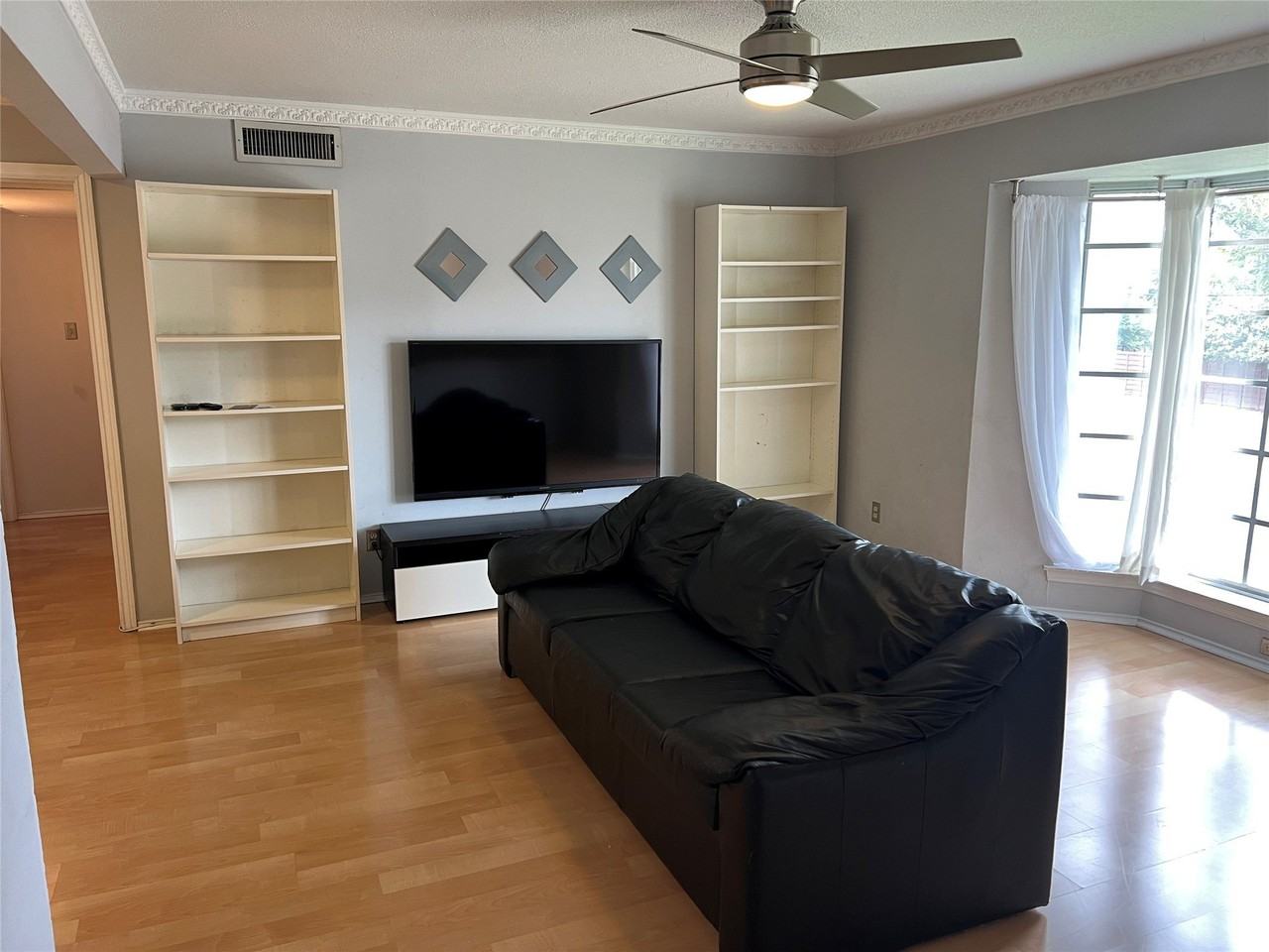 4715 Skillman St #D - Photo 7 of 20