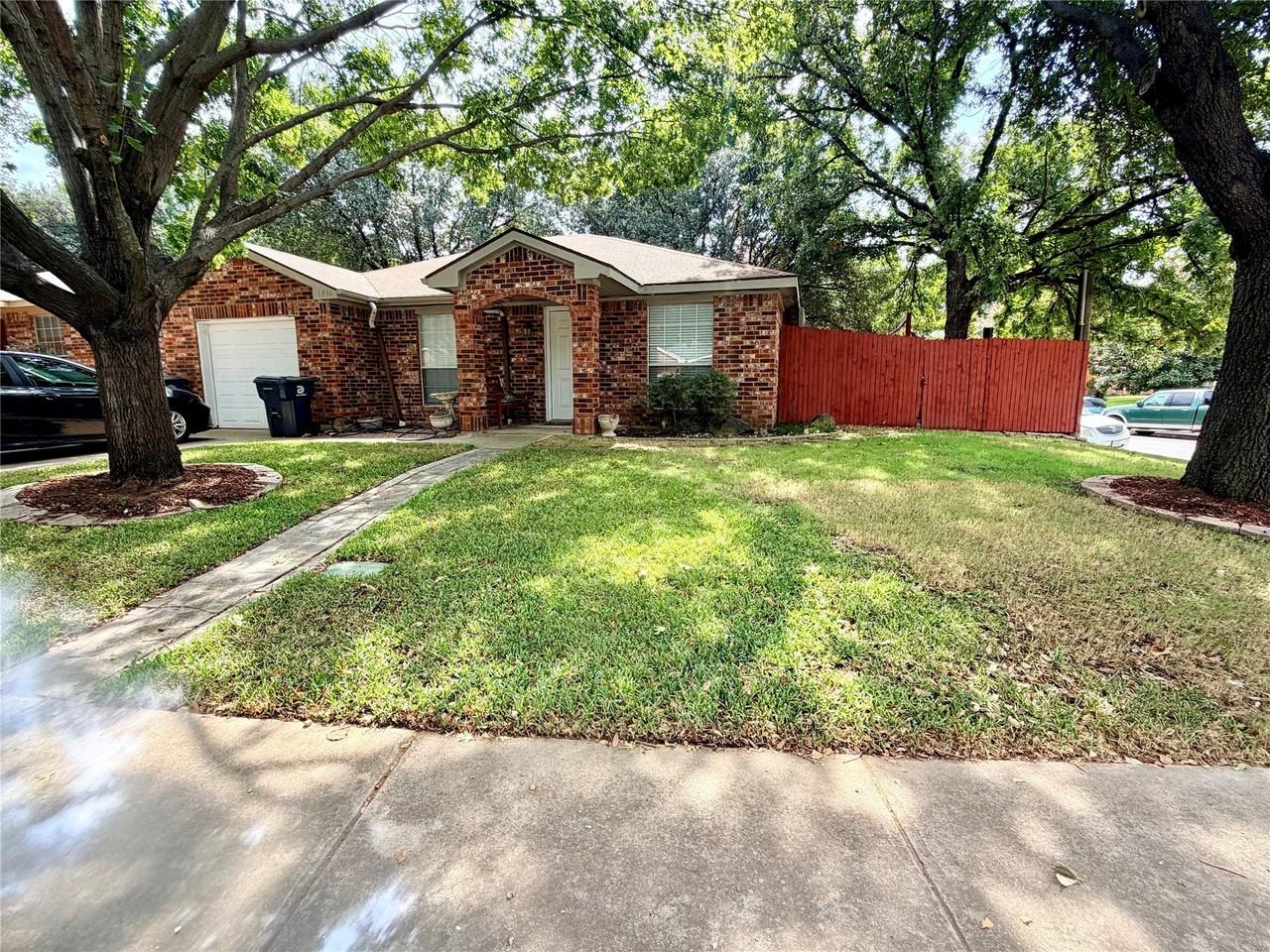 1036 El Triumfo St - Photo 3 of 25