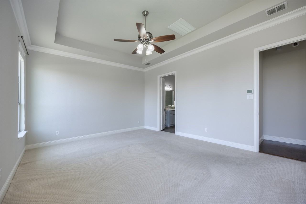 1336 Grassland Dr - Photo 7 of 39