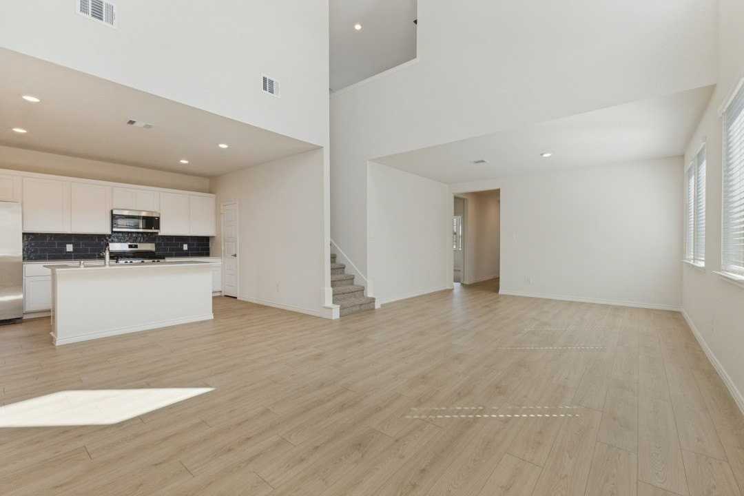 2529 Fairweather Dr - Photo 4 of 24