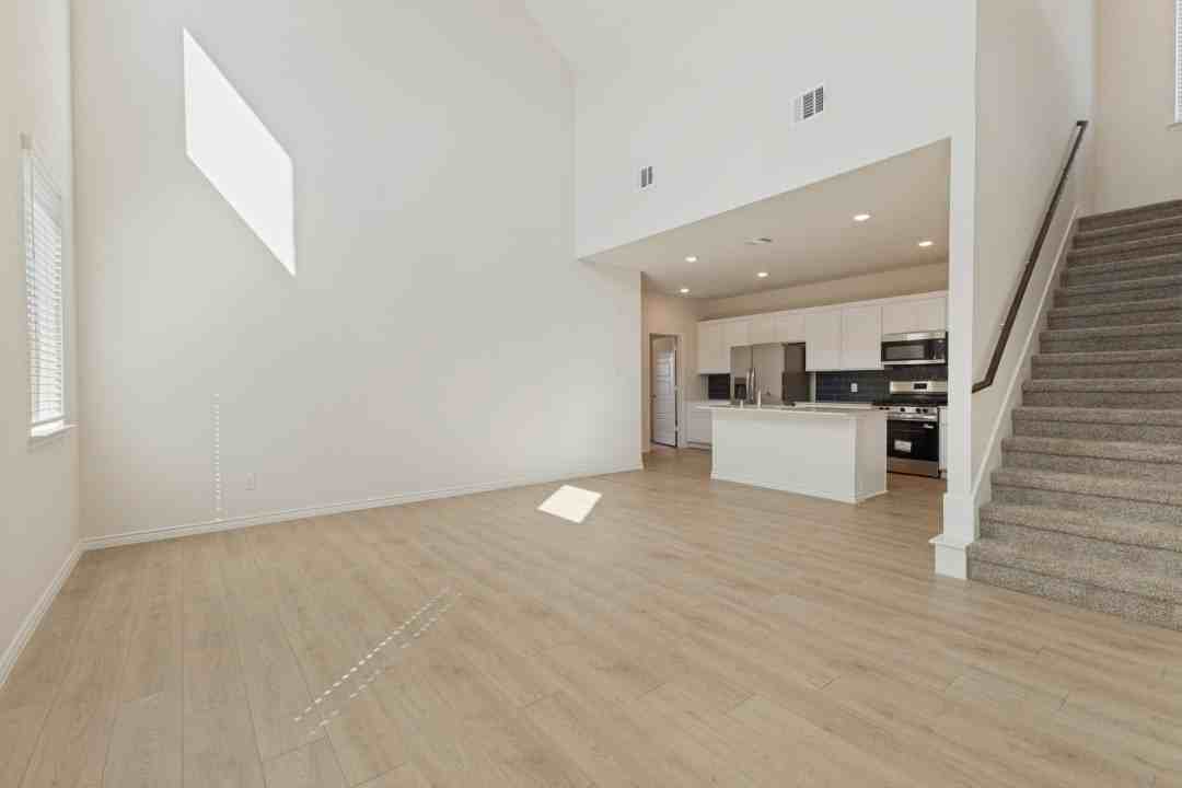 2529 Fairweather Dr - Photo 5 of 24
