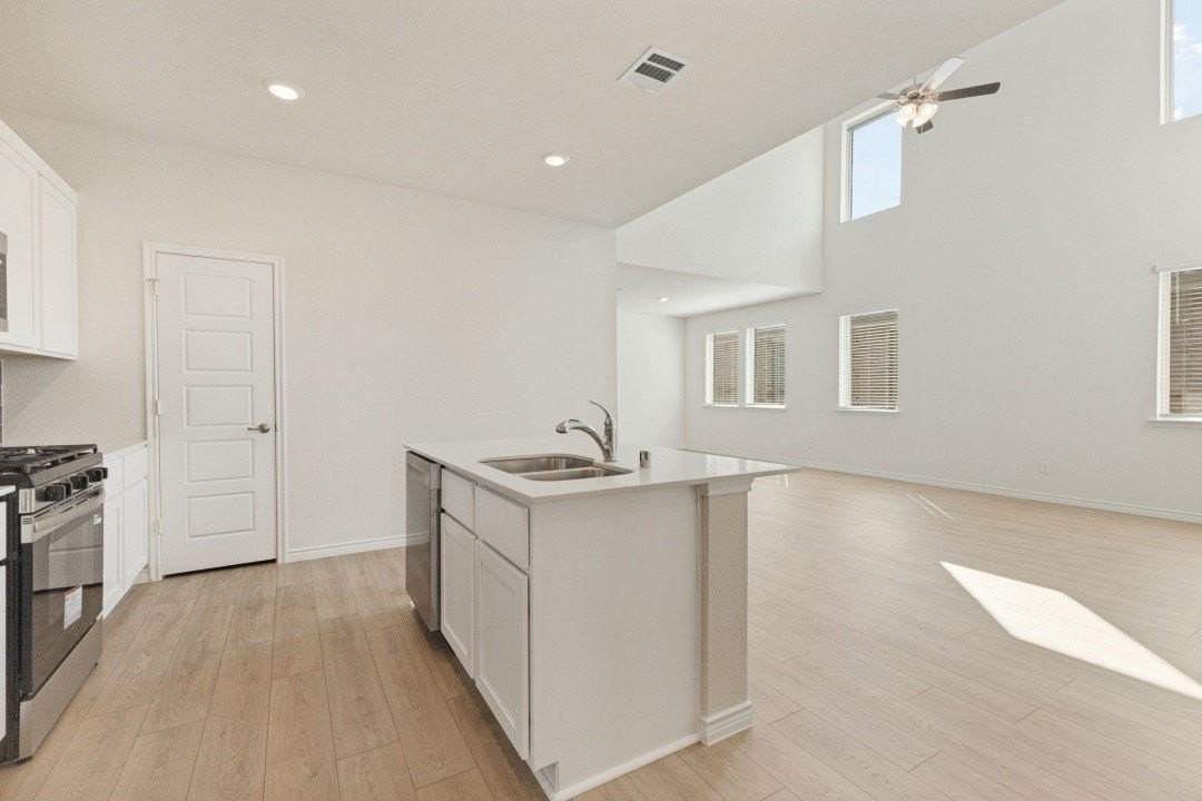 2529 Fairweather Dr - Photo 6 of 24