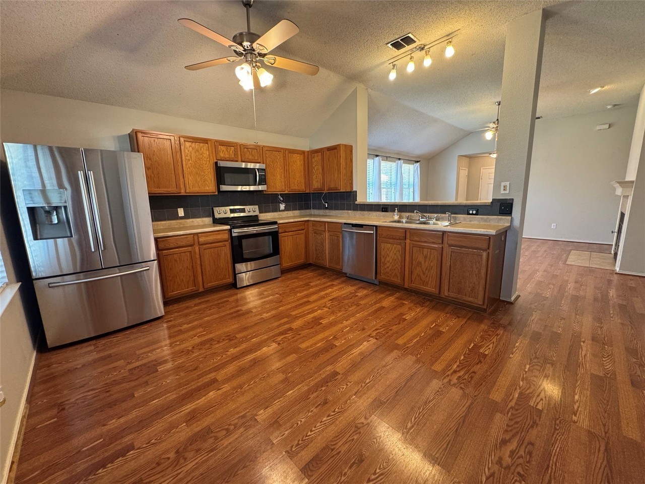 112 Starlight Dr - Photo 6 of 25