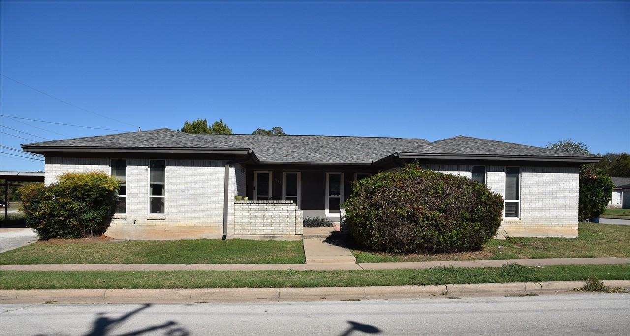 1001 Roky Ct - Photo 2 of 19
