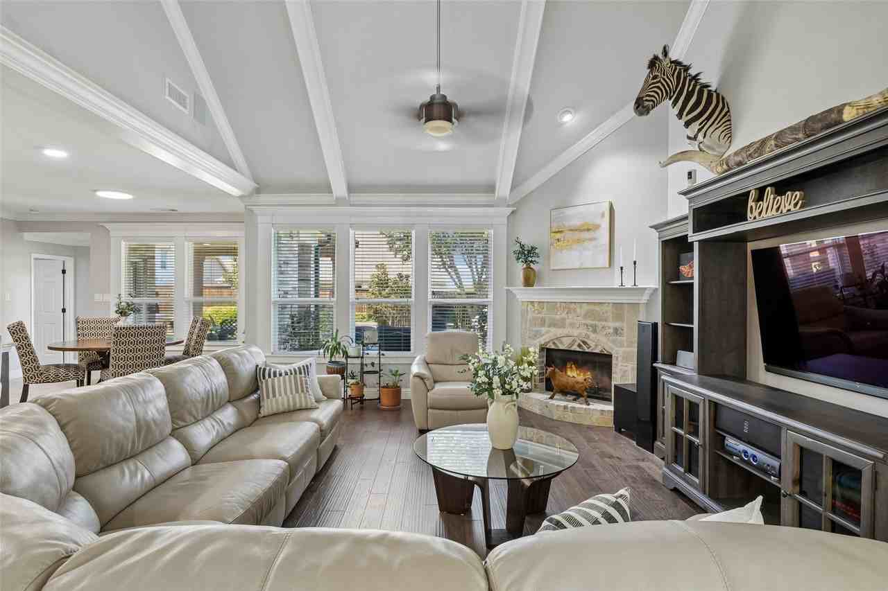 813 Allbright Rd - Photo 6 of 40