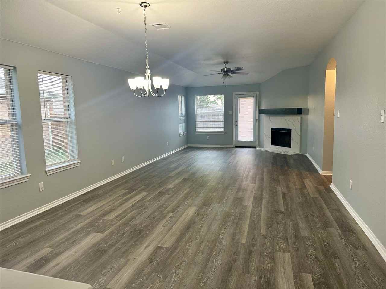 3008 Eastwood Dr - Photo 2 of 18