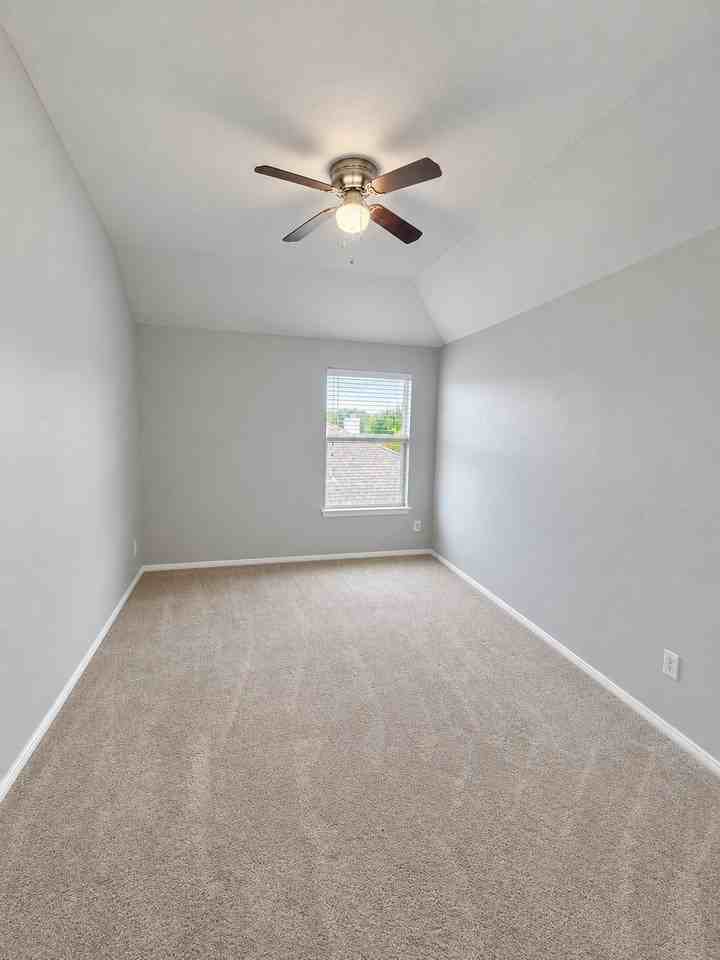 1678 Chukar Dr - Photo 3 of 15