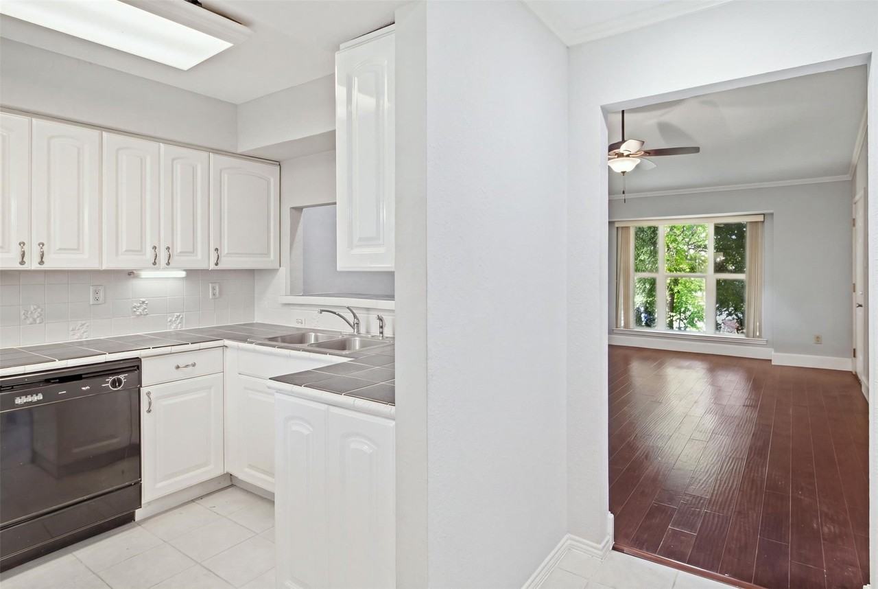 2732 Copper Creek Dr #202 - Photo 4 of 35