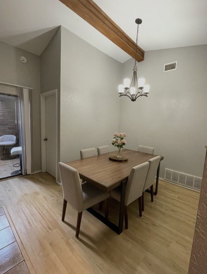 1109 Hemlock Dr - Photo 5 of 10