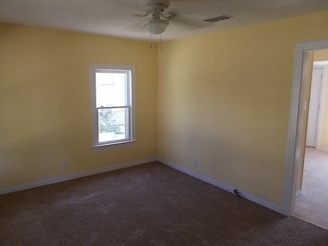 933 Peach St - Photo 2 of 10