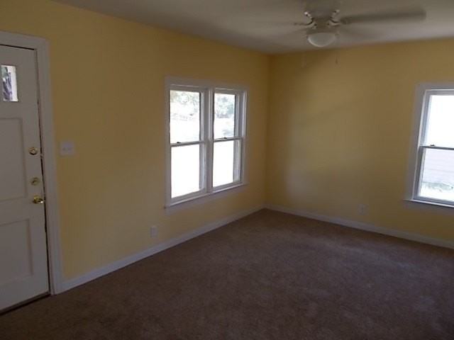 933 Peach St - Photo 3 of 10