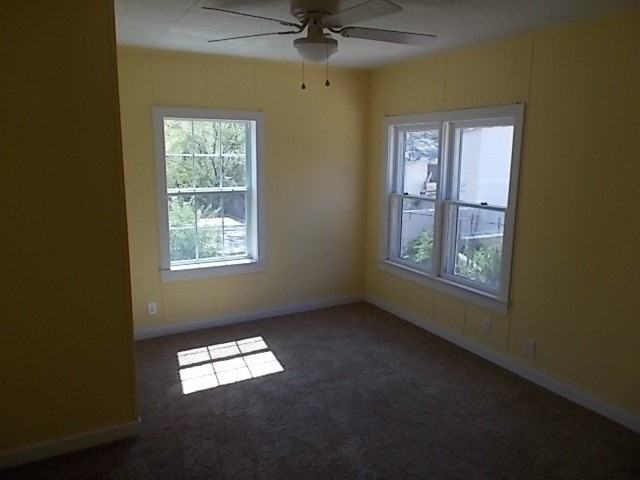 933 Peach St - Photo 7 of 10