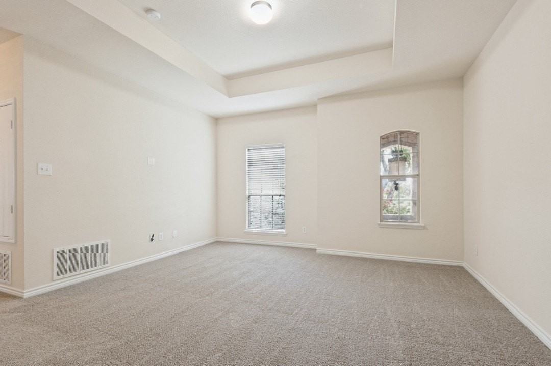 307 Moonlight Dr - Photo 7 of 12