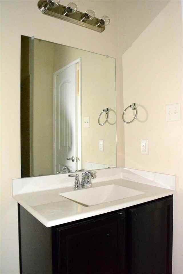 704 Westgate Ct - Photo 6 of 15