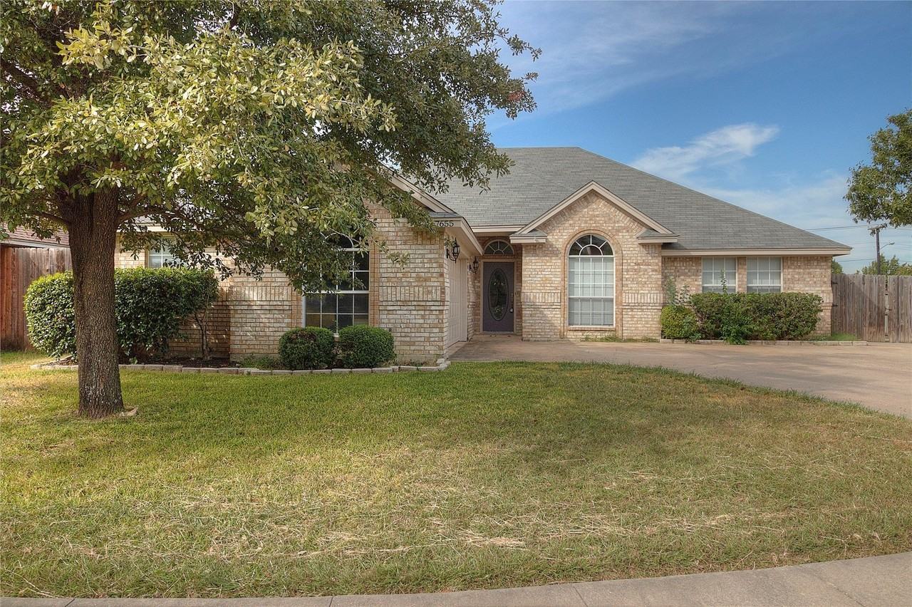 7655 Cypress Ct - Photo 2 of 19
