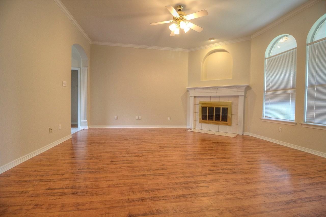 7655 Cypress Ct - Photo 3 of 19