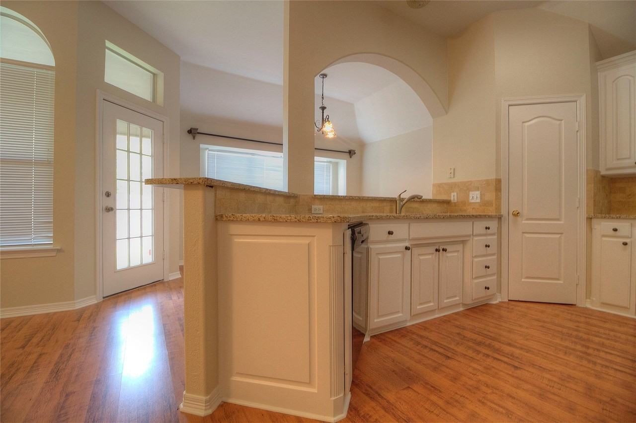 7655 Cypress Ct - Photo 4 of 19