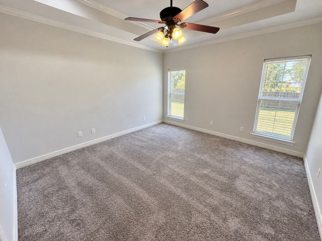 218 Ixworth Ave - Photo 4 of 13