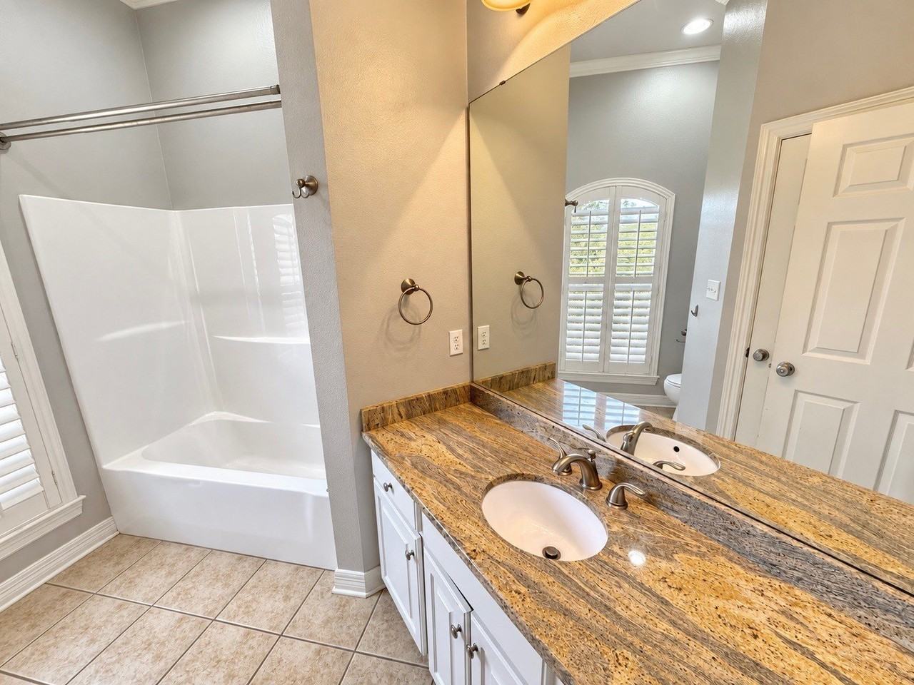 218 Ixworth Ave - Photo 7 of 13