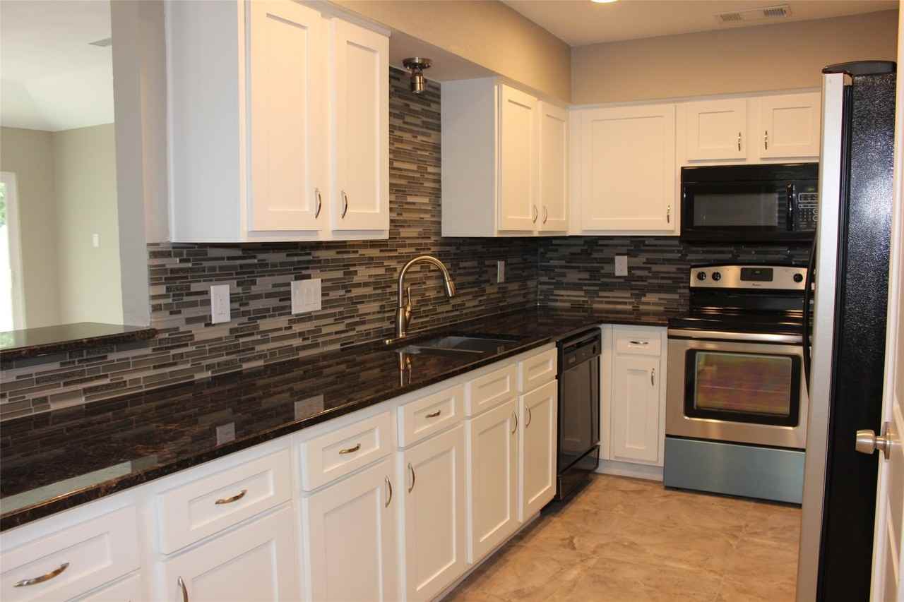 824 Shannon Dr - Photo 2 of 27