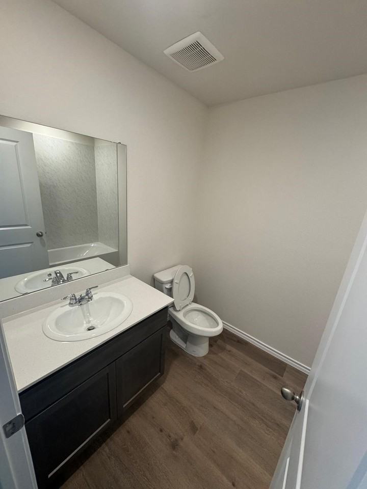 109 Labein Ave - Photo 2 of 40