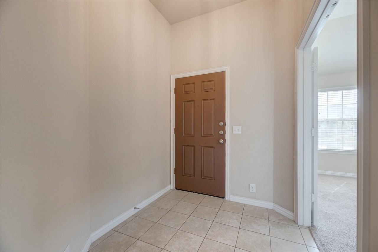4829 Lemon Grove Dr - Photo 6 of 34