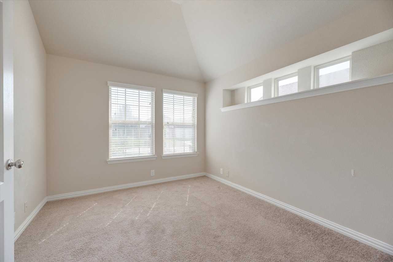 4829 Lemon Grove Dr - Photo 7 of 34