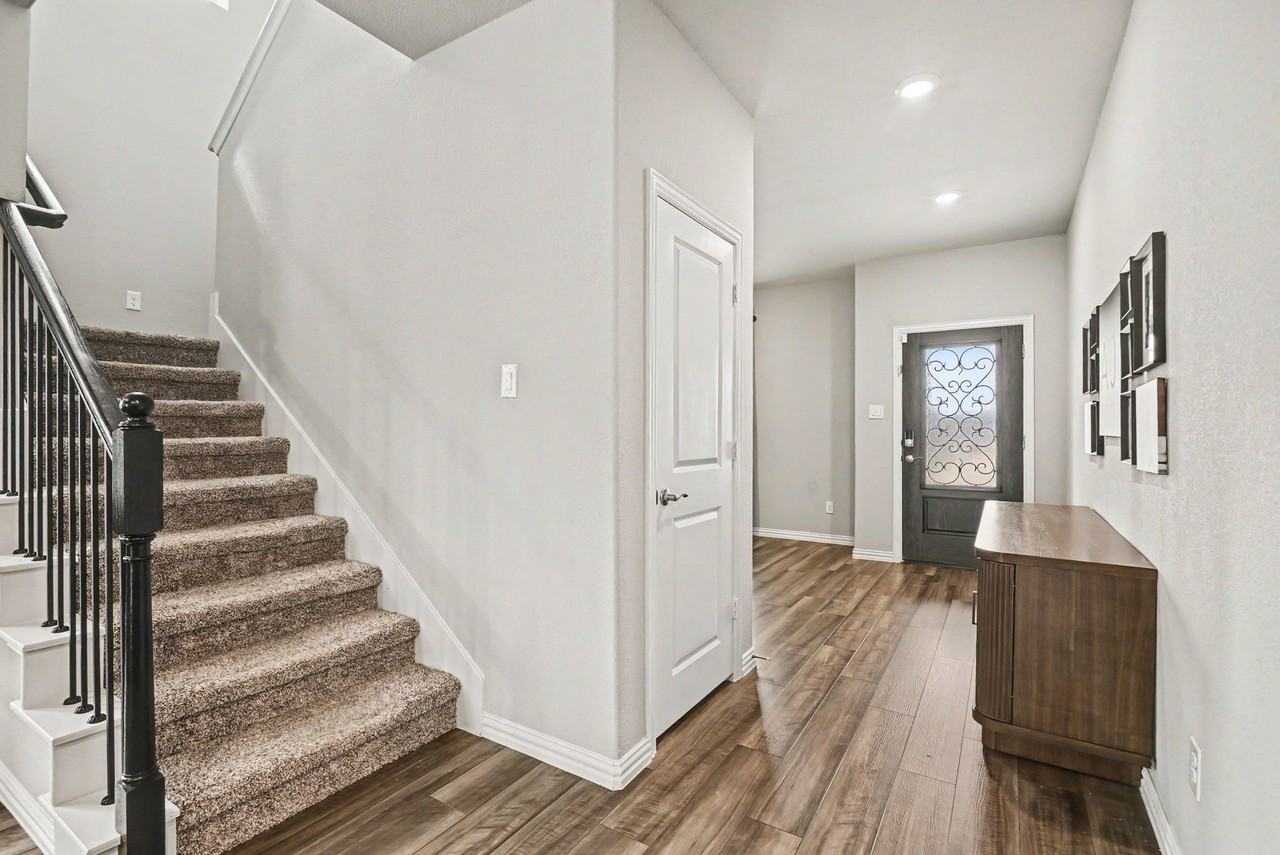 10616 Namito St - Photo 3 of 35