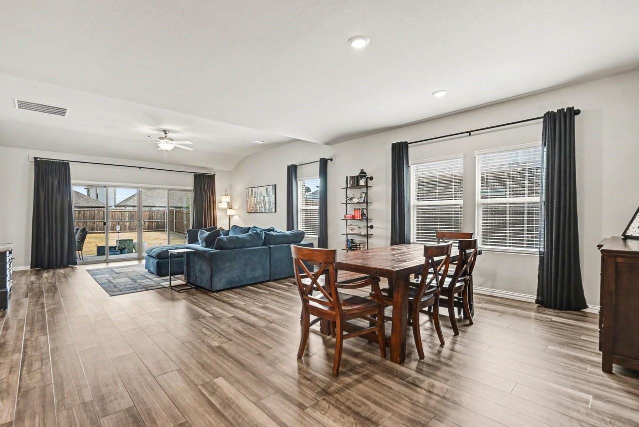 10616 Namito St - Photo 5 of 35
