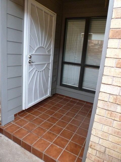 3189 Chimney Cir - Photo 2 of 20