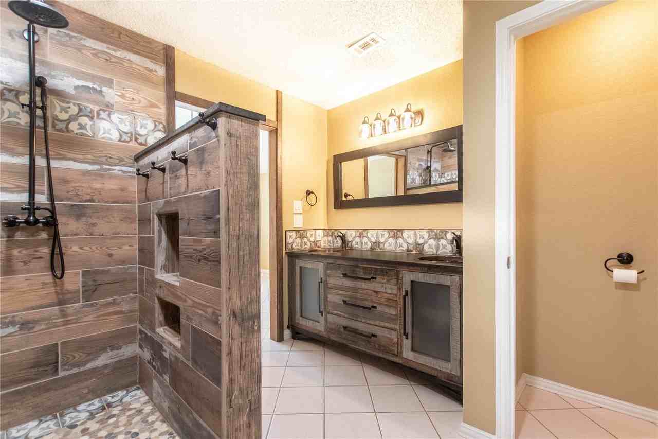 308 Sanders Rd - Photo 5 of 31