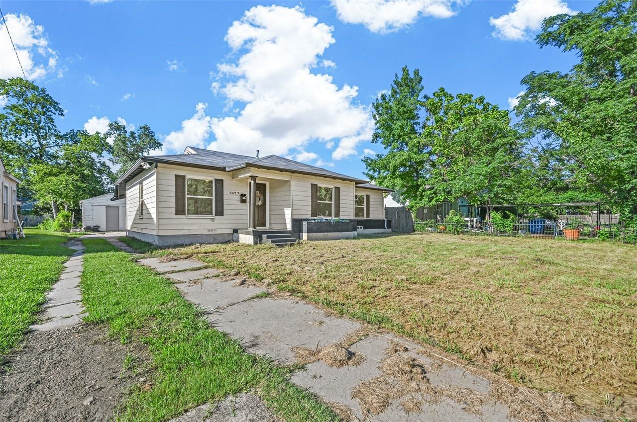 3677 Rockdale Dr - Photo 2 of 20