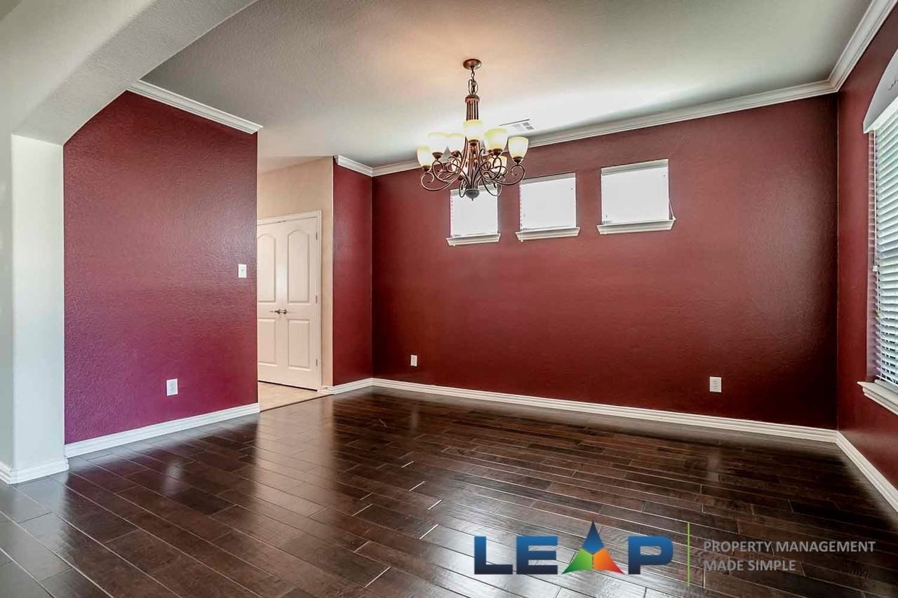 11178 Monarch Dr - Photo 4 of 27